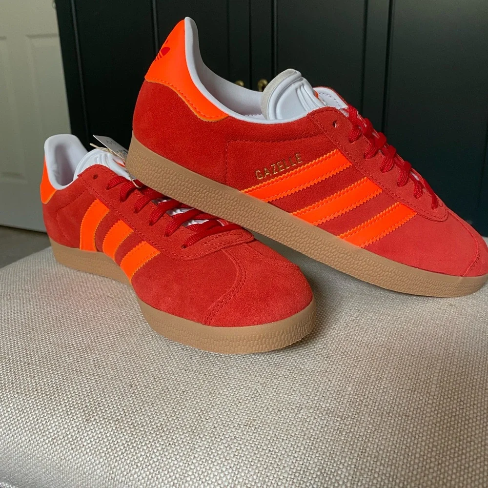 Adidas Gazelle Women’s Size 8 Red & Solar Orange Shoes NWT - Picture 2 of 11